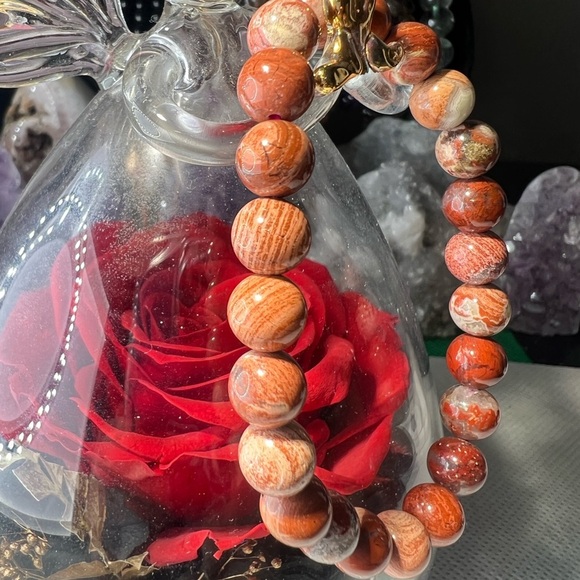 Elegant Red Stone Bracelet - Picture 2 of 10